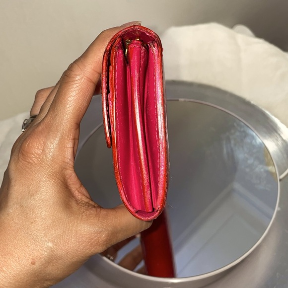 LOUIS VUITTON Monogram Vernis Sarah Wallet Envelope Red Leather - Picture 5 of 17